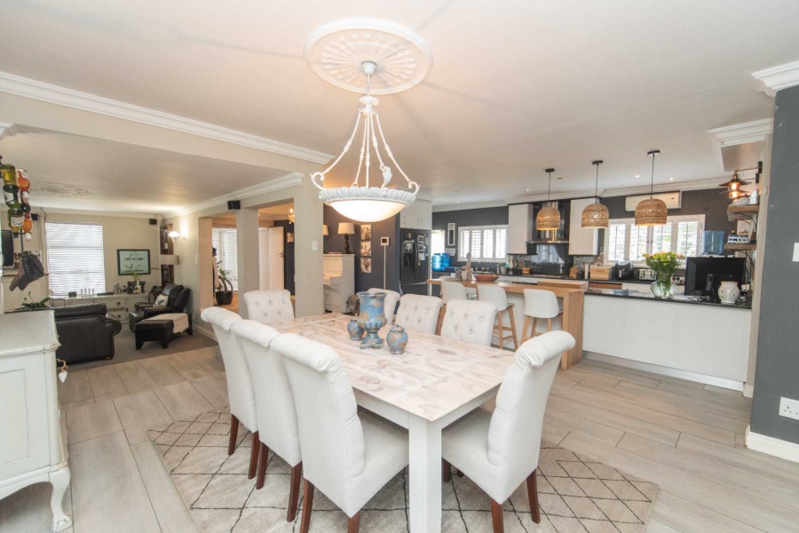 8 Bedroom Property for Sale in Summerstrand Eastern Cape